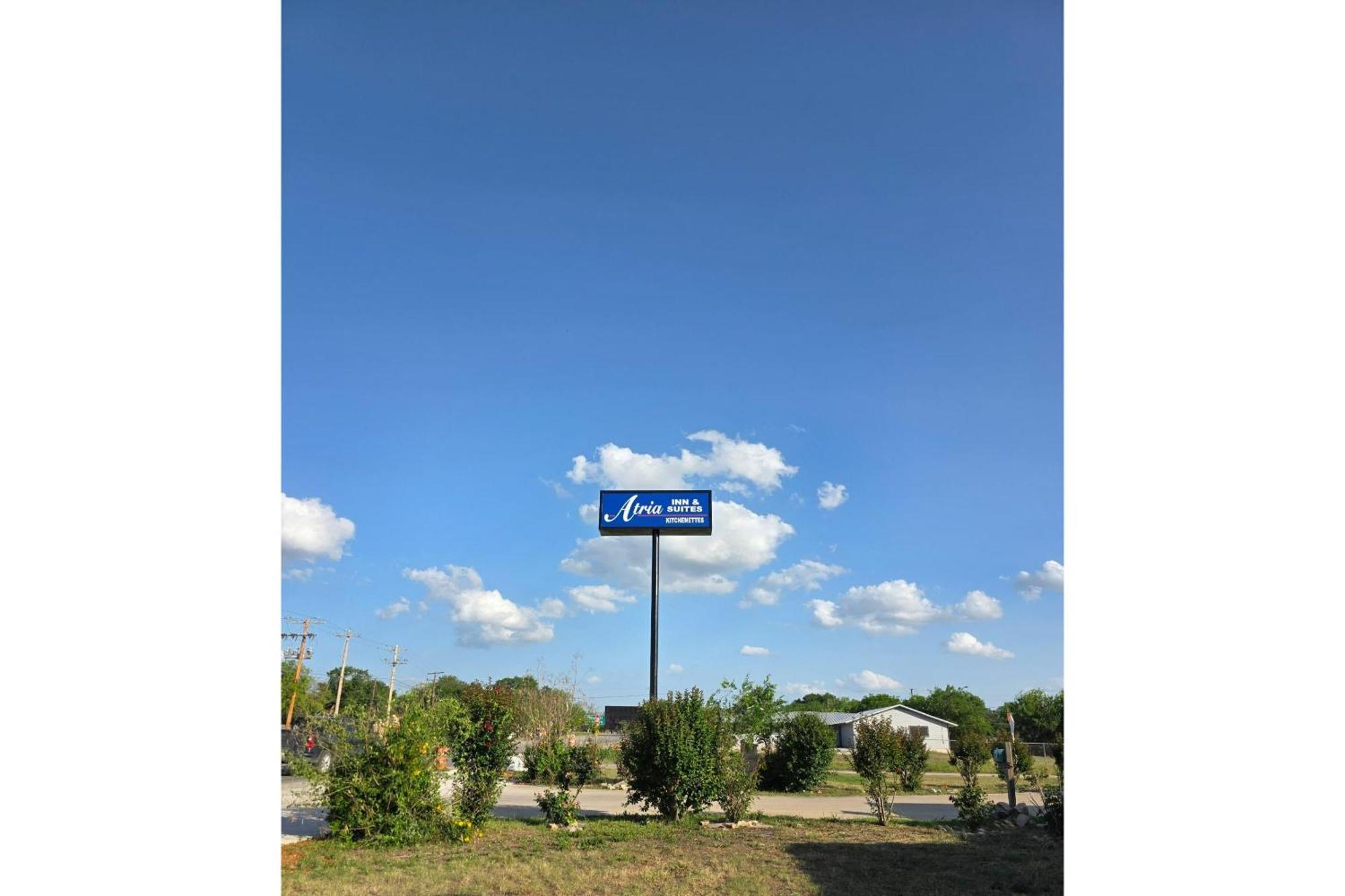Atria Inn & Suites By Oyo, Jourdanton, Tx المظهر الخارجي الصورة