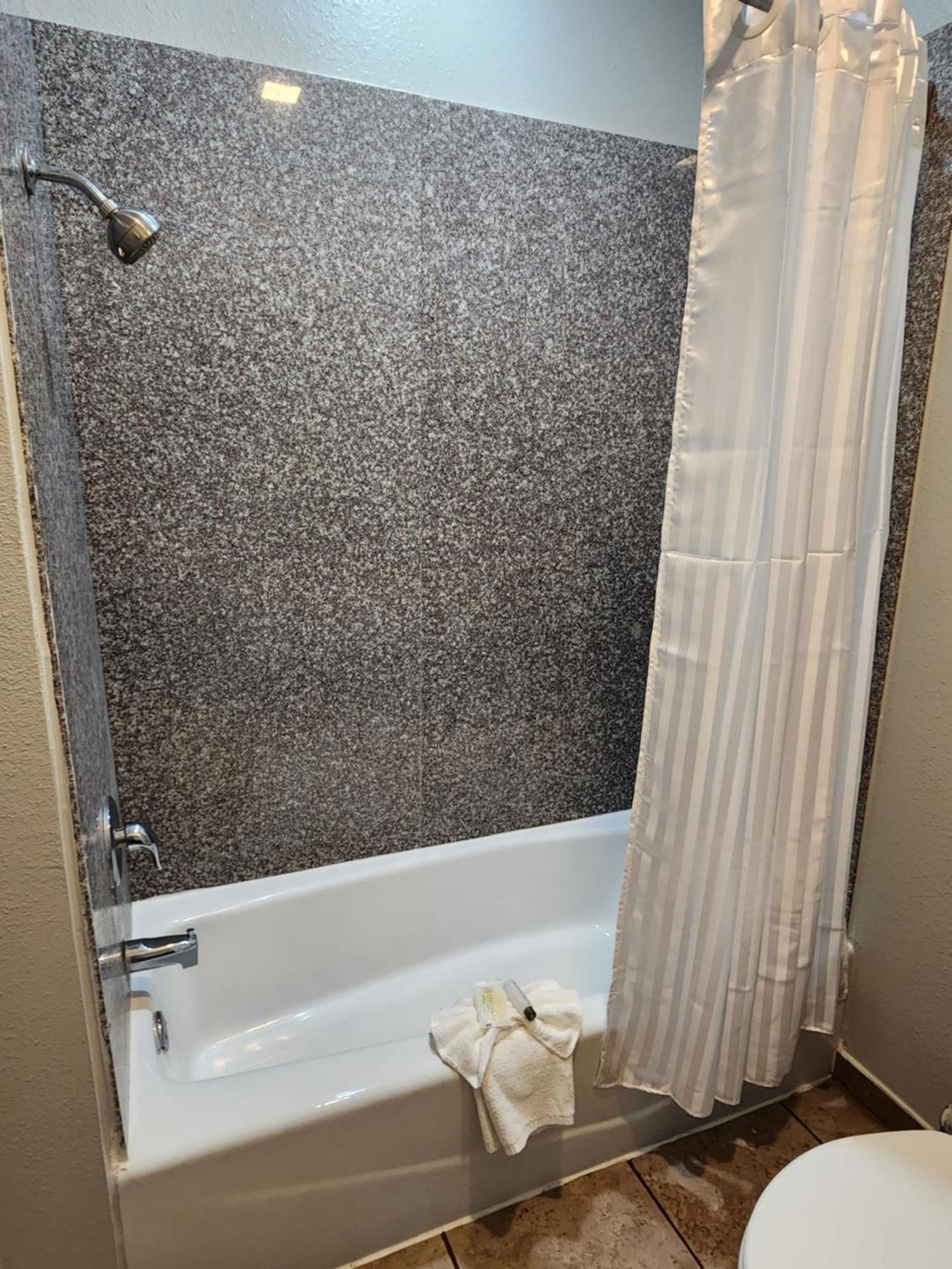 Atria Inn & Suites By Oyo, Jourdanton, Tx المظهر الخارجي الصورة