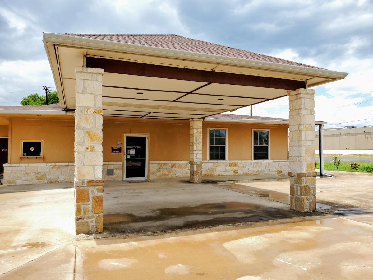 Atria Inn & Suites By Oyo, Jourdanton, Tx المظهر الخارجي الصورة