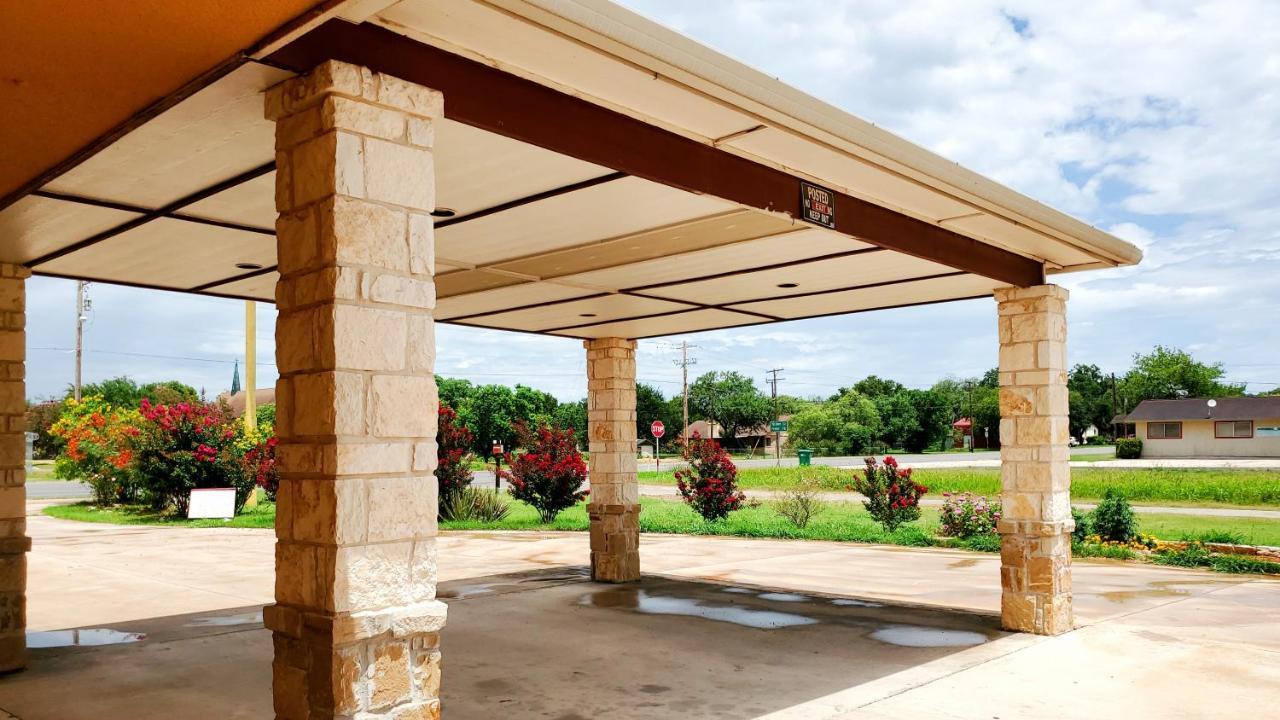Atria Inn & Suites By Oyo, Jourdanton, Tx المظهر الخارجي الصورة